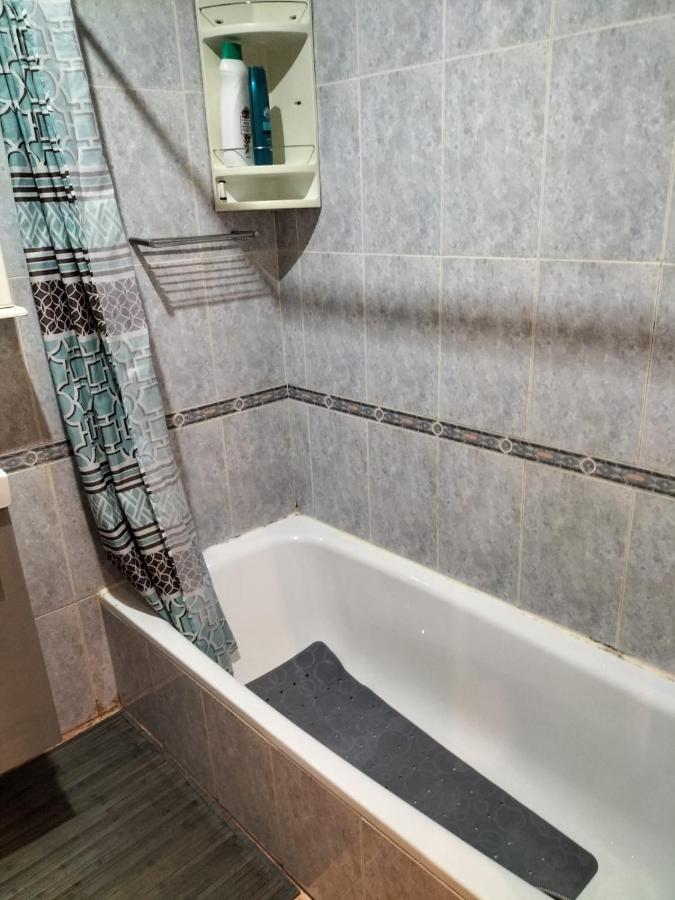 Habitacion Tranquila Y Familiar 马德里 外观 照片